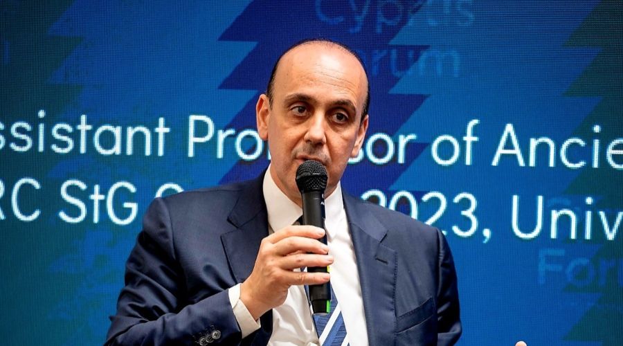 «Αν αυτός που μας το πούλησε δεν το παραλάβει θα τον εκθέσω ονομαστικά, δημόσια, ότι η εταιρεία του κάνει υπερκέρδη εις βάρος των δήμων και του δημοσίου», ανέφερε ο Φαίδωνας Φαίδωνος