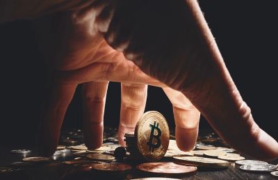 Τρεις κουκουλοφόροι στη δυτική Γαλλία απήγαγαν ένα ζευγάρι