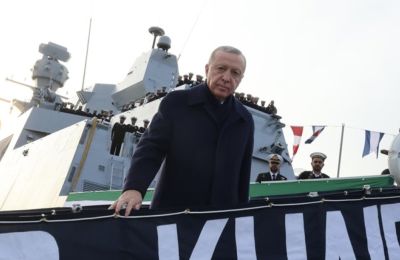 Ο Τούρκος πρόεδρος υποστήριξε ακόμη: «Χωρίς να είστε ισχυροί στον αέρα, δεν μπορείτε να είστε αποτρεπτικοί στη θάλασσα»