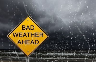 Η ένταση της βροχής τοπικά είναι πιθανό να ξεπεράσει τα 35 χιλιοστά ανά ώρα ενώ δεν αποκλείεται να πέσει και χαλάζι