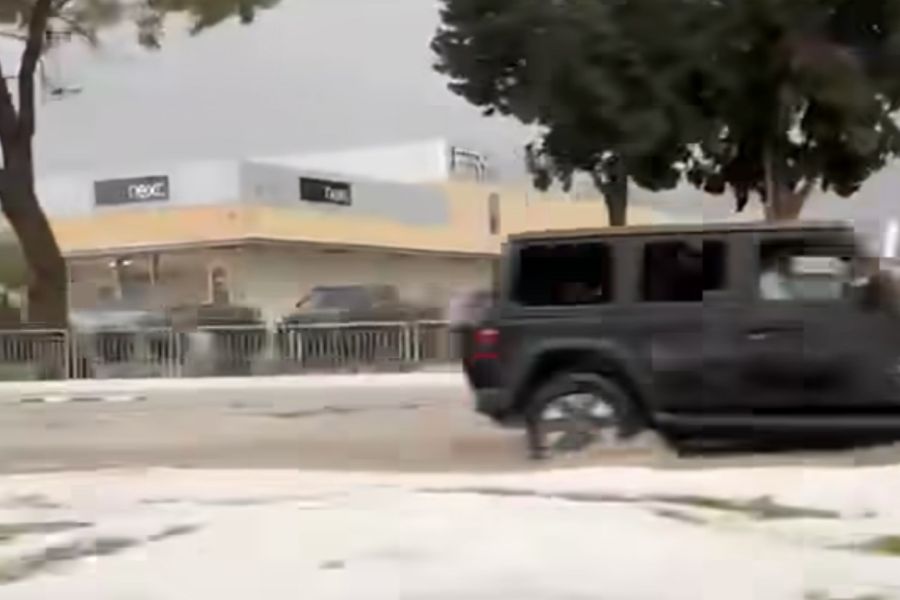 Χαλασμός κόσμου στην Πάφο: «Άσπρισε» το οδόστρωμα από το χαλάζι