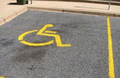 Νέα κραυγή απόγνωσης από άτομο με αναπηρία που ζητά καλύτερη στήριξη από το κράτος για λόγους αξιοπρεπούς διαβίωσης