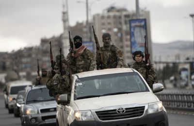 Αιματηρές συγκρούσεις είχαν σημειωθεί και στις αρχές Οκτωβρίου στη δεύτερη μεγαλύτερη πόλη της Συρίας, αλλά στη συνέχεια οι δύο πλευρές κήρυξαν κατάπαυση του πυρός