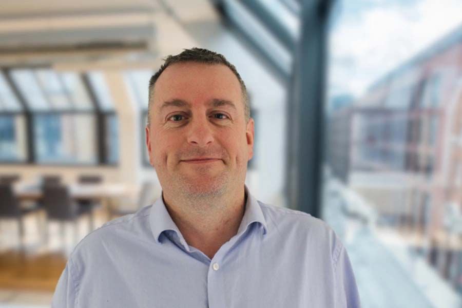 Φρίκη στη Βρετανία: Νάρκωνε και βίαζε τη σύζυγό του με άλλους 5 άντρες