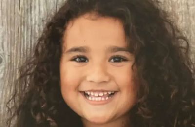 Το κίνητρο της μητέρας παραμένει άγνωστο, καθώς δεν συνεργάζεται με τις αρχές