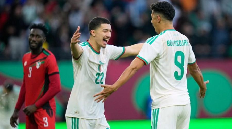 Άνετη πρεμιέρα με τριάρα και Μαχρέζ για την Αλγερία