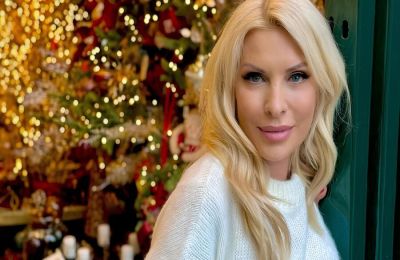 Σε κλίμα απόλυτης γιορτής και χαλάρωσης περνά τις ημέρες των Χριστουγέννων η Ελένη Μενεγάκη