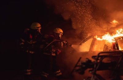 Πυρπόλησαν όχημα 27χρονου στη Λεμεσό
