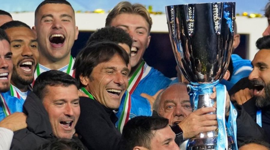 «Ο Ντε Λαουρέντις θέλει να δέσει τον Κόντε στη Νάπολι»