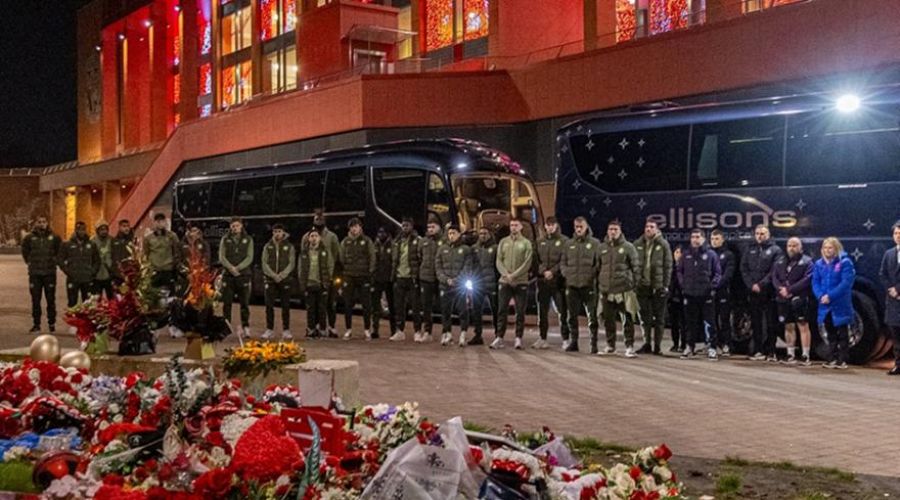 Σύσσωμη η Γουλβς κατέθεσε στεφάνι στη μνήμη του Ζότα