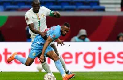 Μανέ και Μπακαμπού... μίλησαν στο ντέρμπι κορυφής