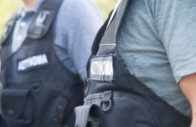 Στο πλαίσιο των επιχειρήσεων αυτών, η Αστυνομία προχώρησε συνολικά στη σύλληψη εννέα (9) προσώπων σε παγκύπρια βάση, για υποθέσεις που αφορούν σοβαρά ποινικά και άλλα αδικήματα.