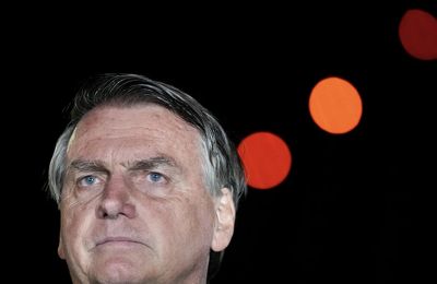 Ο πρώην πρόεδρος, ο οποίος τραυματίστηκε σοβαρά το 2018, όταν τον μαχαίρωσαν κατά τη διάρκεια της προεκλογικής εκστρατείας του, έχει εισαχθεί πολλές φορές σε νοσοκομεία τα τελευταία χρόνια