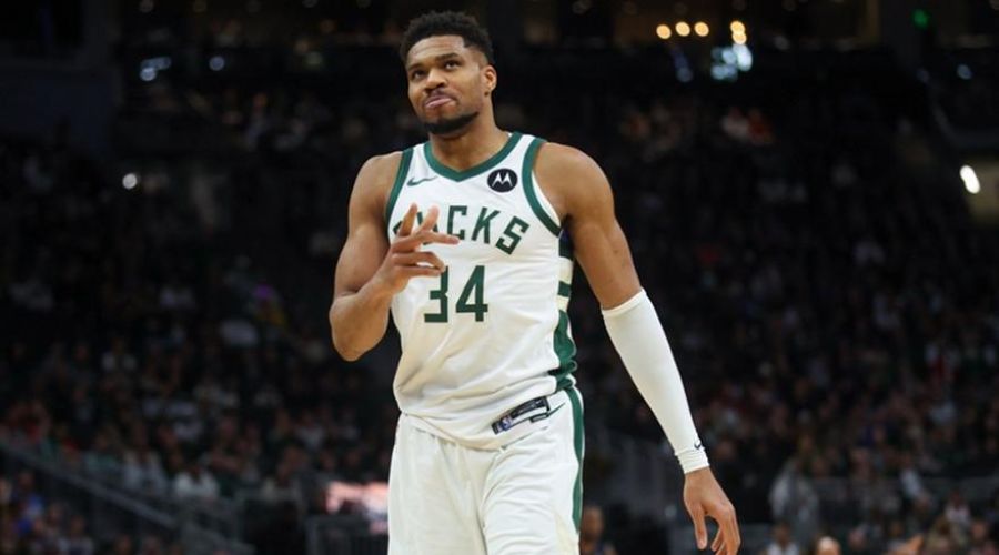 Κακή ήττα για Μπακς, αστόχησε στο τέλος ο Γιάννης