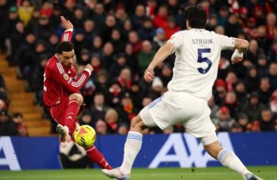 Άσφαιρη η Λίβερπουλ και επιστροφή στις... γκέλες με τη Λιντς!