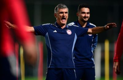 Με όλους τους παίκτες του ο Ολυμπιακός για το Super Cup