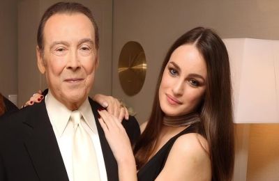 Η Μαρία Βοσκοπούλου κρατά ζωντανή τη μνήμη του πατέρα της, Τόλη Βοσκόπουλου, μέσα στην καρδιά της