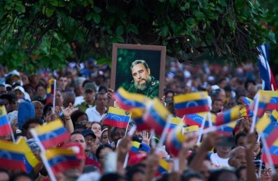 Πορτρέτο του Φιντέλ Κάστρο σε κινητοποίηση υπέρ της Βενεζουέλας στην Αβάνα, τον Οκτώβριο