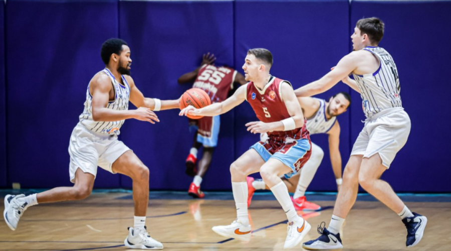 Πέμπτο ροζ φύλλο για την Ανόρθωση