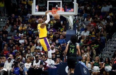 ΛεΜπρόν και Ντόντσιτς έγραψαν ξανά ιστορία: 60 πόντοι και «διπλό»!