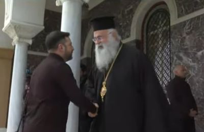 Ο Βολοντίμιρ Ζελένσκι ευχαρίστησε για τη στήριξη στους Ουκρανούς αλλά απέφυγε να σχολιάσει την αναφορά του αρχιεπισκόπου ότι είμαστε γείτονες με ισχυρούς που έχουν βλέψεις στα εδάφη μας