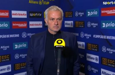 Μουρίνιο: «Εύχομαι οι παίκτες μου να μην κοιμηθούν καθόλου»