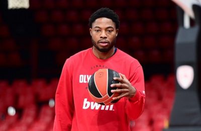 Απόψε το ντεμπούτο για Τζόουνς με Ολυμπιακό!