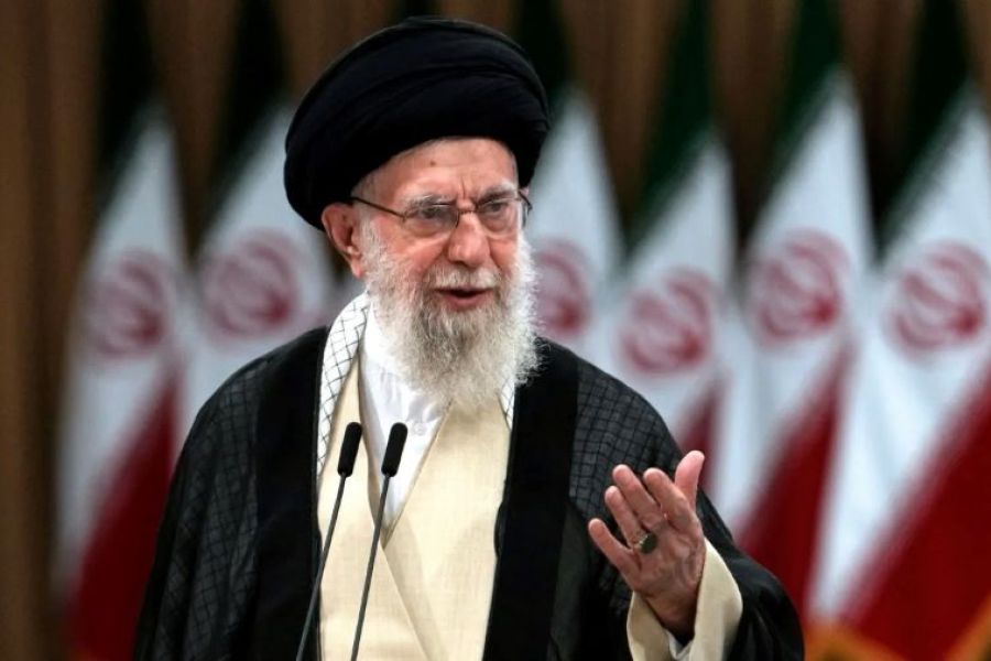 Χαμενεΐ για Τραμπ: Θα πέσει όπως οι αλαζόνες ηγεμόνες του κόσμου