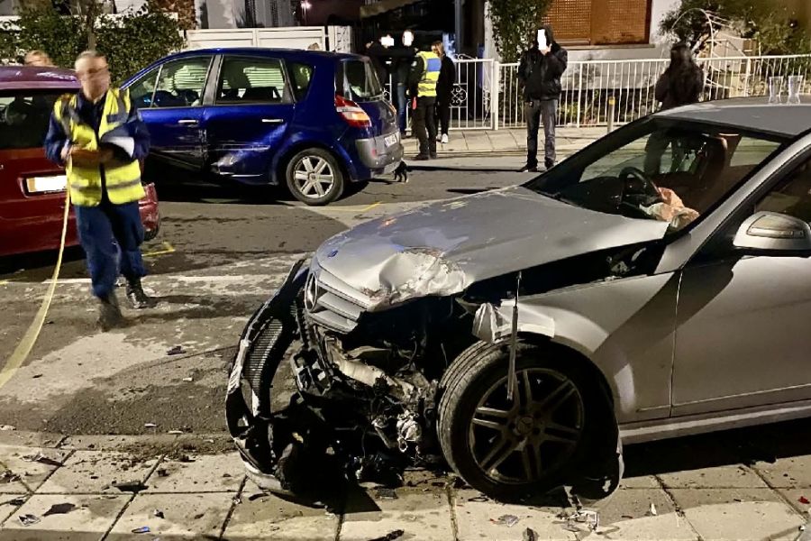 Σφοδρή σύγκρουση τριών οχημάτων στη Λευκωσία