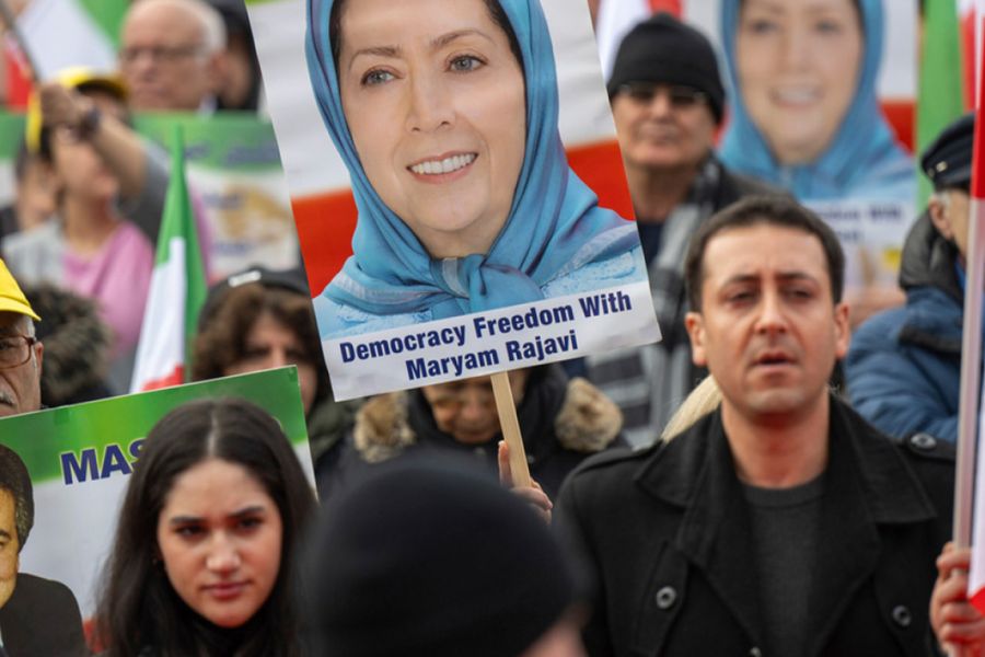 Ιράν: Ποια είναι η Μαριάμ Ρατζαβί που εμφανίζεται ως «έτοιμη λύση»