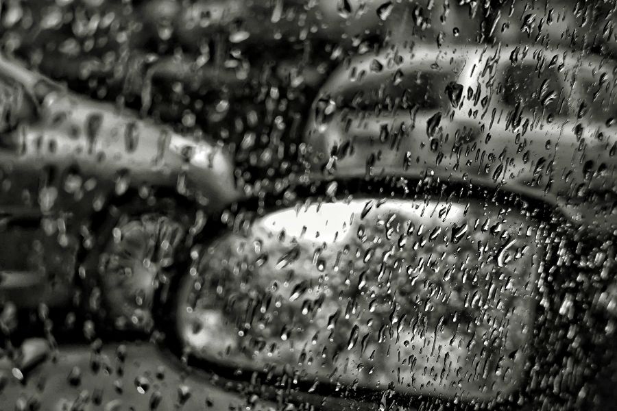 Καταρρακτώδεις βροχές στον αυτοκινητόδρομο