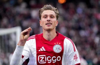 Πήρε διπλό με άγχος και πλησίασε τη Φέγενορντ ο Άγιαξ!