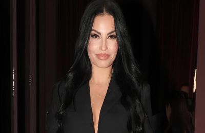 Λίγες ώρες μετά το βίντεο που ανέβασε στο YouTube και την εξομολόγησή της μπροστά στην κάμερα, η Δήμητρα Αλεξανδράκη επέστρεψε στα social media.