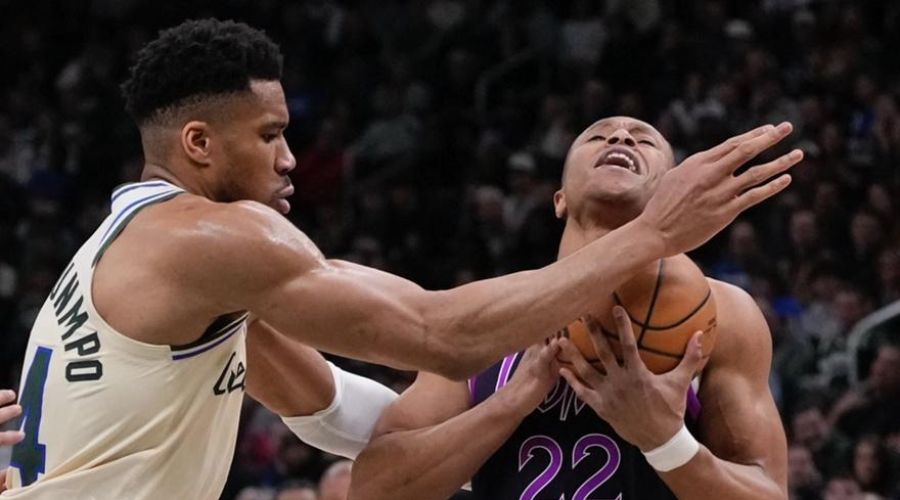 Βαριά ήττα των Μπακς από τους Τίμπεργουλβς