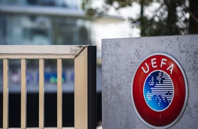 UEFA: Μπλόκο στην πρόταση Βενγκέρ για το οφσάιντ