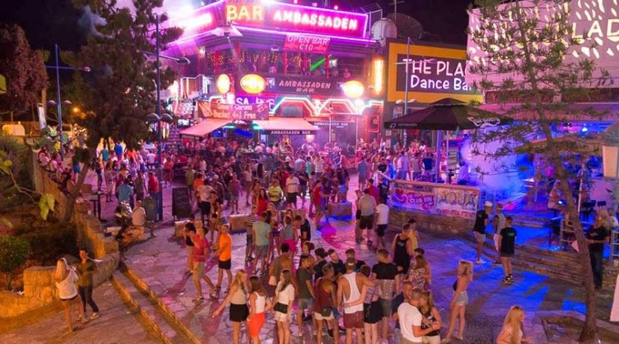 Καταγγελίες για σεξουαλικά ανταλλάγματα Βρετανίδων στην Αγία Νάπα