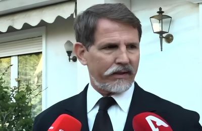 Οι δηλώσεις του Παύλου Ντε Γκρες για το μνημόσυνο του πατέρα του