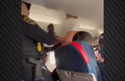 Το περιστατικό οδήγησε σε αναγκαστική προσγείωση του αεροσκάφους