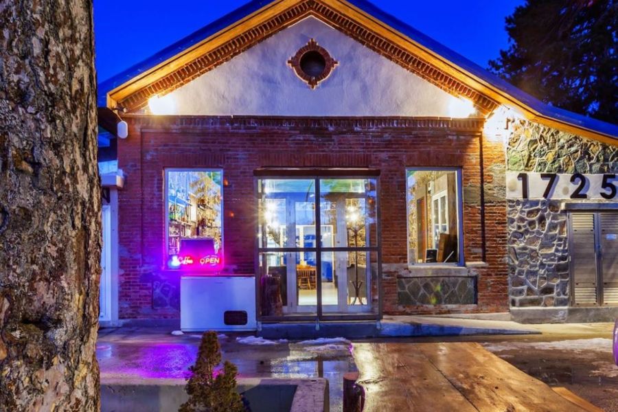 Cafe &kappa;&alpha;&iota; &kappa;&alpha;&phi;&epsilon;&nu;&epsilon;ί&alpha; &sigma;&tau;&alpha; &pi;&iota;&omicron; &psi;&eta;&lambda;ά &sigma;&eta;&mu;&epsilon;ί&alpha; &tau;&eta;&sigmaf; &Kappa;ύ&pi;&rho;&omicron;&upsilon;