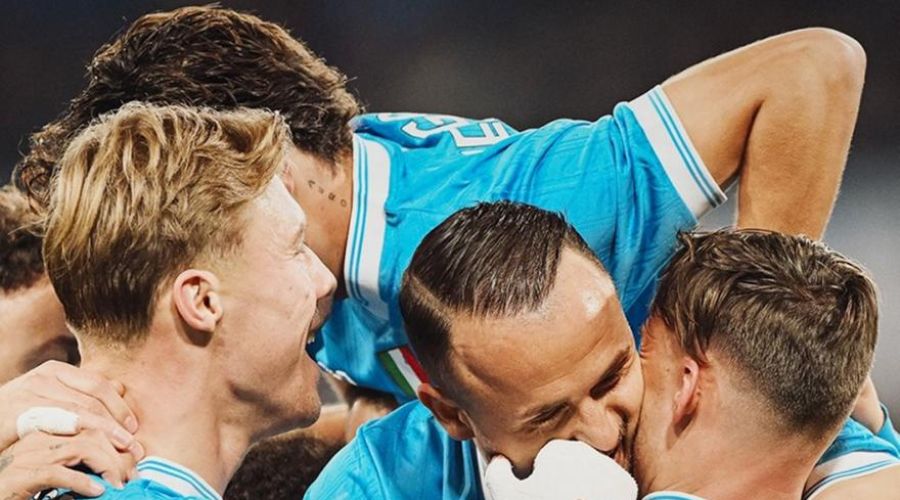 Χαμογέλασε ξανά η Νάπολι