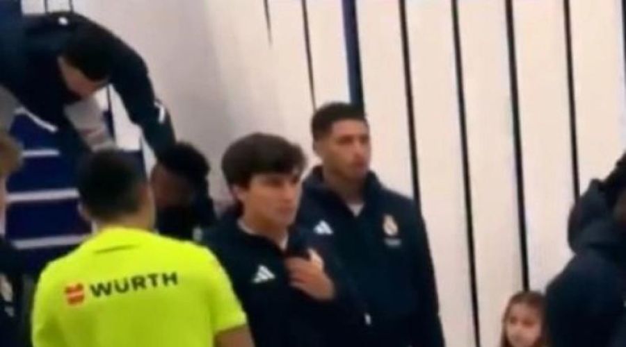 Παρηγορούσε τον Βινίσιους ο Εμπαπέ (vid)