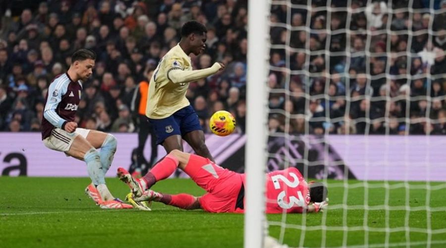 Συνέχισε τα δώρα στην Άρσεναλ η Έβερτον