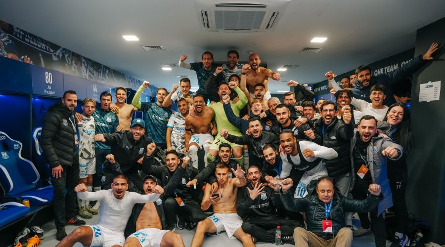 Σκηνικό στο πέταλο και στα αποδυτήρια