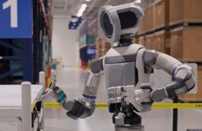 Η Hyundai Motor έχει δεσμευτεί να εγκαταστήσει ανθρωποειδή ρομπότ στα εργοστάσιά της βασιζόμενη στη σειρά Atlas της Boston Dynamics