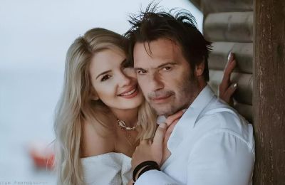 Όλα δείχνουν πως ο Στράτος Τζώρτζογλου και η Σοφία Μαριόλα χώρισαν οριστικά μετά από μόλις 6 χρόνια έγγαμου βίου