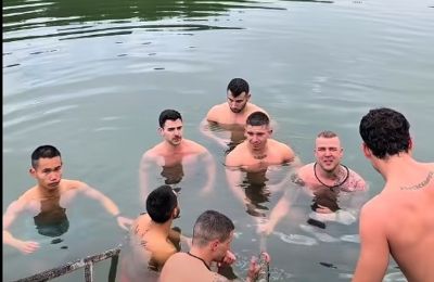 ΣΗΚΟΥ ΠΑΝΩ: Από τα παγωμένα νερά ζητά ψήφο για τις εκλογές  