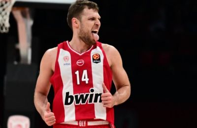 O Ολυμπιακός καθάρισε με 100άρα τη Μακάμπι