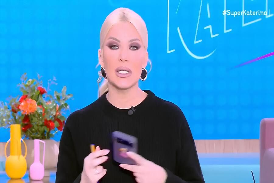 &Kappa;&alpha;&iota;&nu;&omicron;ύ&rho;&gamma;&iota;&omicron;&upsilon;: &Epsilon;&pi;έ&sigma;&tau;&rho;&epsilon;&psi;&epsilon; &sigma;&tau;&omicron; &pi;&lambda;&alpha;&tau;ό &tau;&omicron;&upsilon; Super &Kappa;&alpha;&tau;&epsilon;&rho;ί&nu;&alpha; &mu;&epsilon;&tau;ά &tau;&eta; &nu;&omicron;&sigma;&eta;&lambda;&epsilon;ί&alpha;