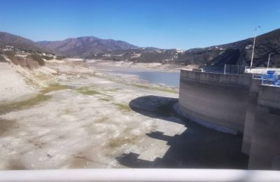 Ένα από τα μεγάλα φράγματα του τόπου που χρειάζονται επειγόντως εισροή νερού για να μην στεγνώσουν είναι κι αυτό της Γερμασόγειας (Φωτογραφία: Καιρόφιλοι Κύπρου)