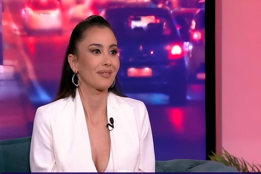 &Beta;&alpha;&rho;&beta;ά&rho;&alpha; &Lambda;ά&rho;&mu;&omicron;&upsilon;: &Eta; &alpha;&pi;&omicron;&kappa;ά&lambda;&upsilon;&psi;&eta; &gamma;&iota;&alpha; &tau;&omicron; &kappa;&alpha;&theta;&eta;&lambda;&omega;&tau;&iota;&kappa;ό &theta;έ&mu;&alpha; &upsilon;&gamma;&epsilon;ί&alpha;&sigmaf;